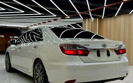Toyota Camry, 2015 год, 1 720 000 рублей, 2 фотография