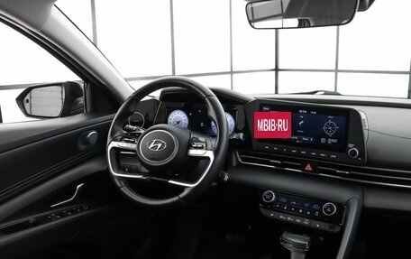 Hyundai Elantra, 2023 год, 2 070 000 рублей, 8 фотография