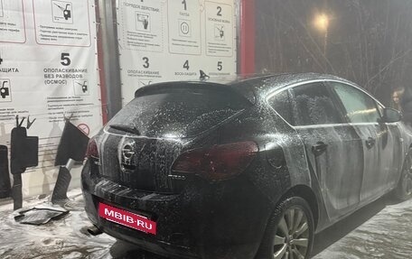 Opel Astra J, 2011 год, 450 000 рублей, 10 фотография