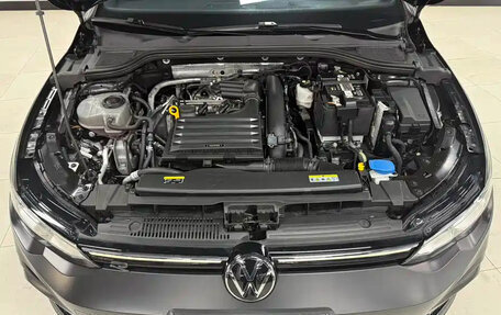 Volkswagen Golf VIII, 2023 год, 1 650 000 рублей, 17 фотография