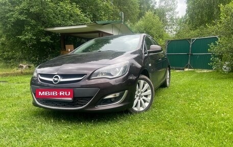 Opel Astra J, 2013 год, 950 000 рублей, 3 фотография