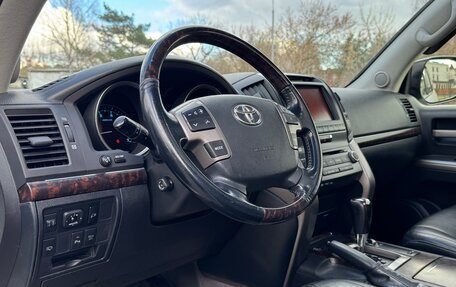 Toyota Land Cruiser 200, 2011 год, 3 500 000 рублей, 21 фотография