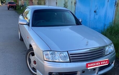 Nissan Gloria XI, 2001 год, 550 000 рублей, 2 фотография