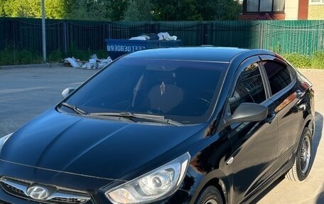 Hyundai Solaris II рестайлинг, 2012 год, 600 000 рублей, 2 фотография
