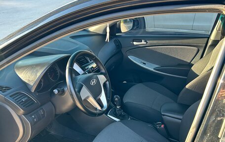 Hyundai Solaris II рестайлинг, 2012 год, 600 000 рублей, 13 фотография