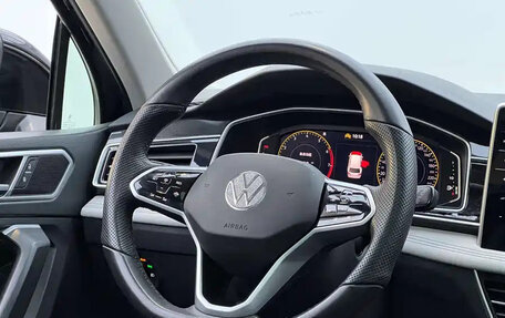 Volkswagen Tiguan II, 2023 год, 2 000 000 рублей, 8 фотография
