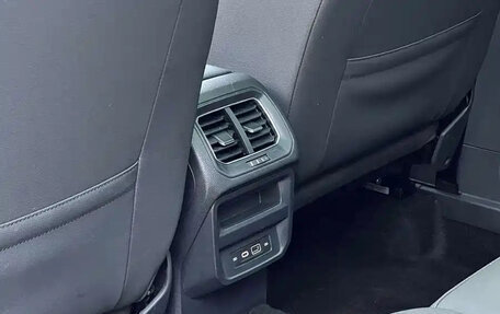 Volkswagen Tiguan II, 2023 год, 2 000 000 рублей, 22 фотография