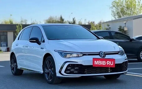 Volkswagen Golf VIII, 2024 год, 2 540 000 рублей, 2 фотография