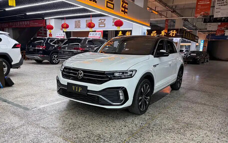 Volkswagen T-Roc I, 2023 год, 1 400 000 рублей, 3 фотография