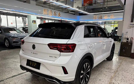 Volkswagen T-Roc I, 2023 год, 1 400 000 рублей, 5 фотография
