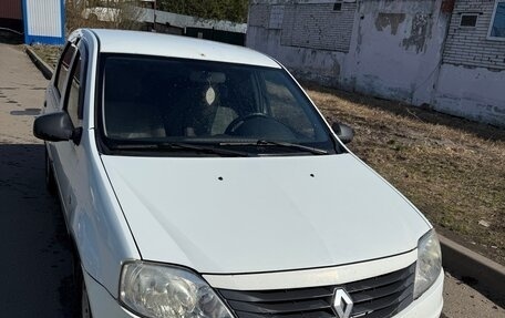 Renault Logan I, 2013 год, 300 000 рублей, 2 фотография