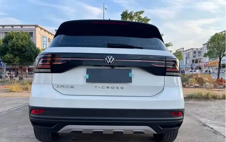Volkswagen T-Cross I, 2023 год, 1 200 000 рублей, 6 фотография