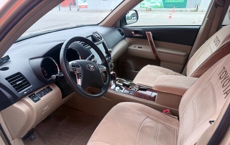 Toyota Highlander III, 2012 год, 2 700 000 рублей, 9 фотография