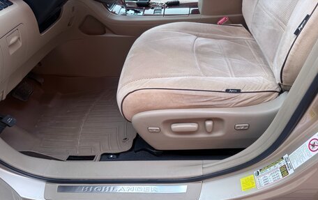 Toyota Highlander III, 2012 год, 2 700 000 рублей, 10 фотография