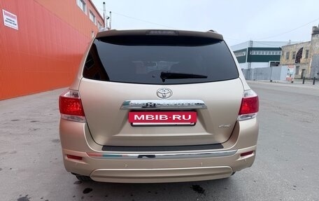 Toyota Highlander III, 2012 год, 2 700 000 рублей, 4 фотография