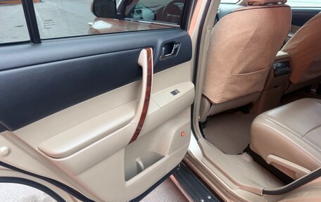 Toyota Highlander III, 2012 год, 2 700 000 рублей, 16 фотография