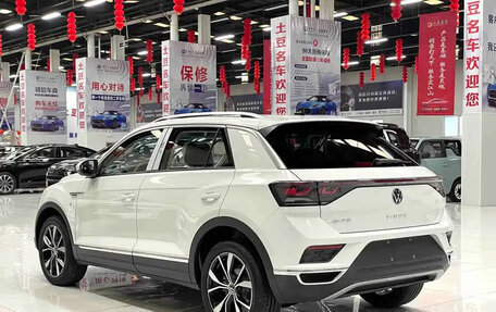Volkswagen T-Roc I, 2026 год, 2 000 000 рублей, 4 фотография