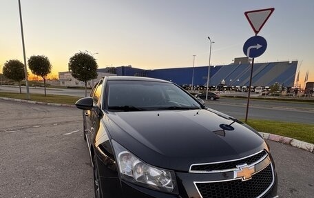Chevrolet Cruze II, 2011 год, 499 999 рублей, 4 фотография