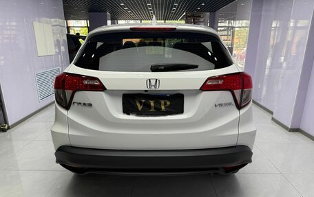 Honda Vezel, 2022 год, 1 470 000 рублей, 5 фотография
