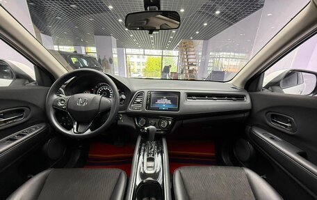 Honda Vezel, 2022 год, 1 470 000 рублей, 9 фотография