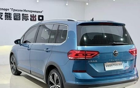 Volkswagen Touran III, 2022 год, 1 680 010 рублей, 5 фотография