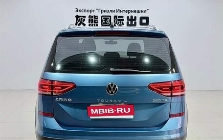 Volkswagen Touran III, 2022 год, 1 680 010 рублей, 9 фотография