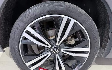 Volkswagen Touran III, 2022 год, 1 680 010 рублей, 12 фотография