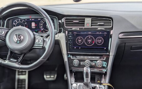 Volkswagen Golf R VII, 2018 год, 4 250 000 рублей, 14 фотография