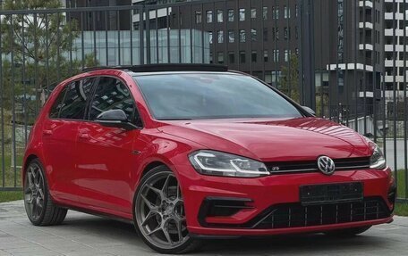 Volkswagen Golf R VII, 2018 год, 4 250 000 рублей, 21 фотография