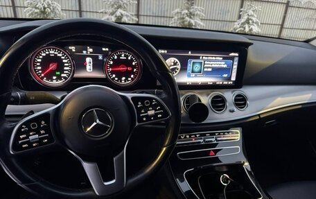 Mercedes-Benz E-Класс, 2019 год, 2 700 000 рублей, 11 фотография