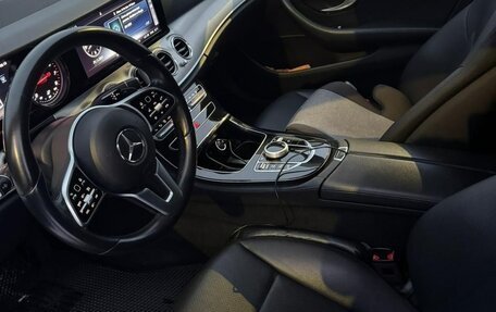 Mercedes-Benz E-Класс, 2019 год, 2 700 000 рублей, 9 фотография