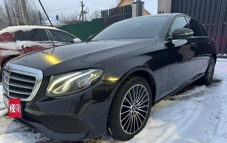Mercedes-Benz E-Класс, 2019 год, 2 700 000 рублей, 2 фотография
