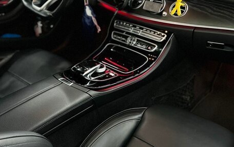 Mercedes-Benz E-Класс, 2017 год, 2 750 000 рублей, 19 фотография