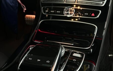 Mercedes-Benz E-Класс, 2017 год, 2 750 000 рублей, 18 фотография