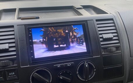 Volkswagen Caravelle T5, 2004 год, 1 400 000 рублей, 5 фотография