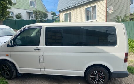 Volkswagen Caravelle T5, 2004 год, 1 400 000 рублей, 4 фотография