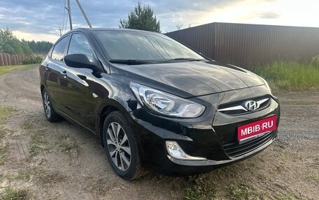 Hyundai Solaris II рестайлинг, 2013 год, 770 000 рублей, 1 фотография