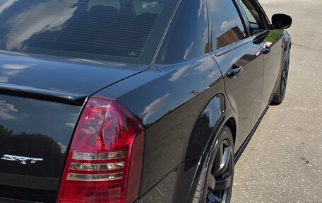 Chrysler 300C II, 2006 год, 2 500 000 рублей, 4 фотография