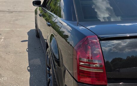 Chrysler 300C II, 2006 год, 2 500 000 рублей, 6 фотография