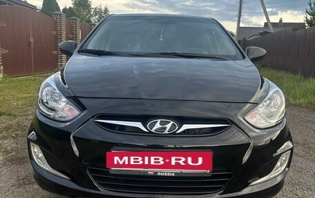 Hyundai Solaris II рестайлинг, 2013 год, 770 000 рублей, 2 фотография