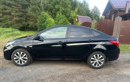 Hyundai Solaris II рестайлинг, 2013 год, 770 000 рублей, 4 фотография
