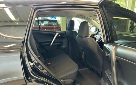 Toyota RAV4, 2018 год, 2 699 999 рублей, 19 фотография