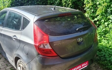 Hyundai Solaris II рестайлинг, 2013 год, 450 000 рублей, 2 фотография
