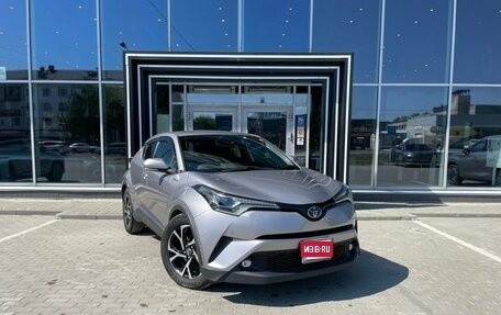 Toyota C-HR I рестайлинг, 2018 год, 1 870 000 рублей, 1 фотография