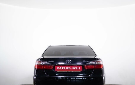 Toyota Camry, 2015 год, 1 799 000 рублей, 6 фотография