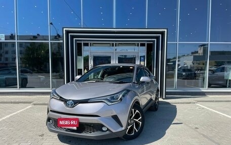 Toyota C-HR I рестайлинг, 2018 год, 1 870 000 рублей, 2 фотография