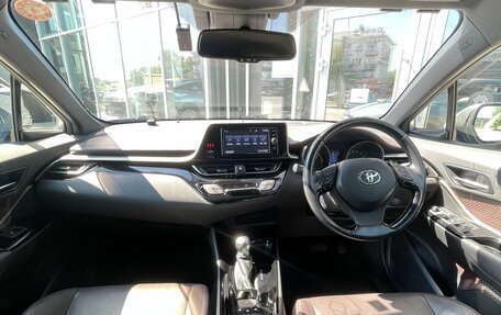 Toyota C-HR I рестайлинг, 2018 год, 1 870 000 рублей, 7 фотография