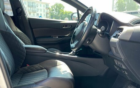 Toyota C-HR I рестайлинг, 2018 год, 1 870 000 рублей, 8 фотография