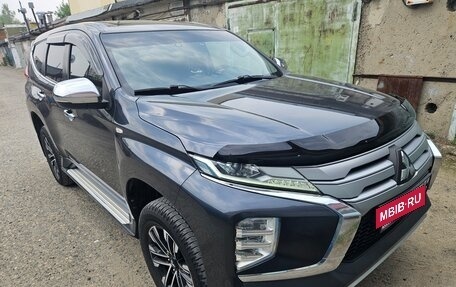 Mitsubishi Montero Sport, 2021 год, 3 800 000 рублей, 3 фотография