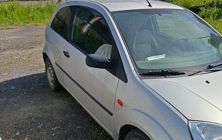 Ford Fiesta, 2005 год, 200 000 рублей, 2 фотография